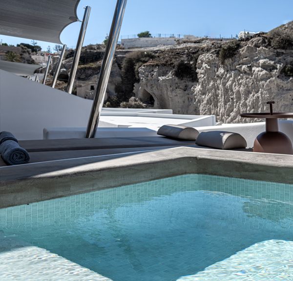CAVE SUPERIOR SUITE WITH JACUZZI